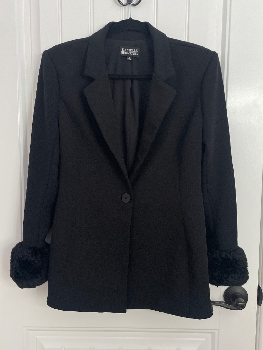 Danielle Bernstein Black Faux Fur Cuff Tailored Blazer Padded Shoulder Size S